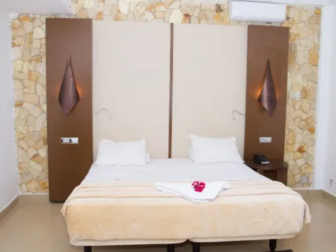 Iris Hotel