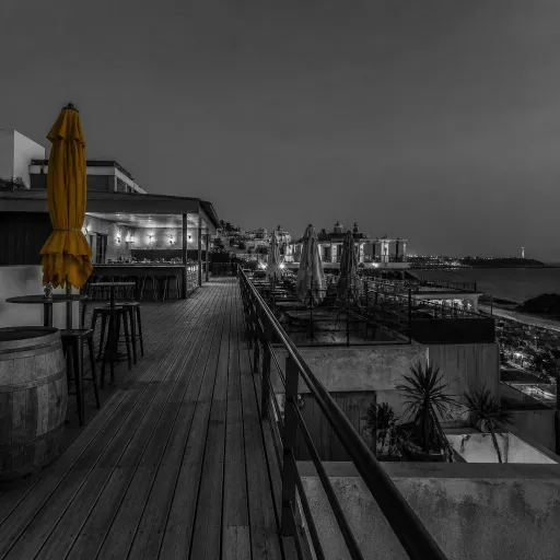 After Dark in Almadies: A Guide to Dakar's Rooftop Bars and Late-Night Restaurants